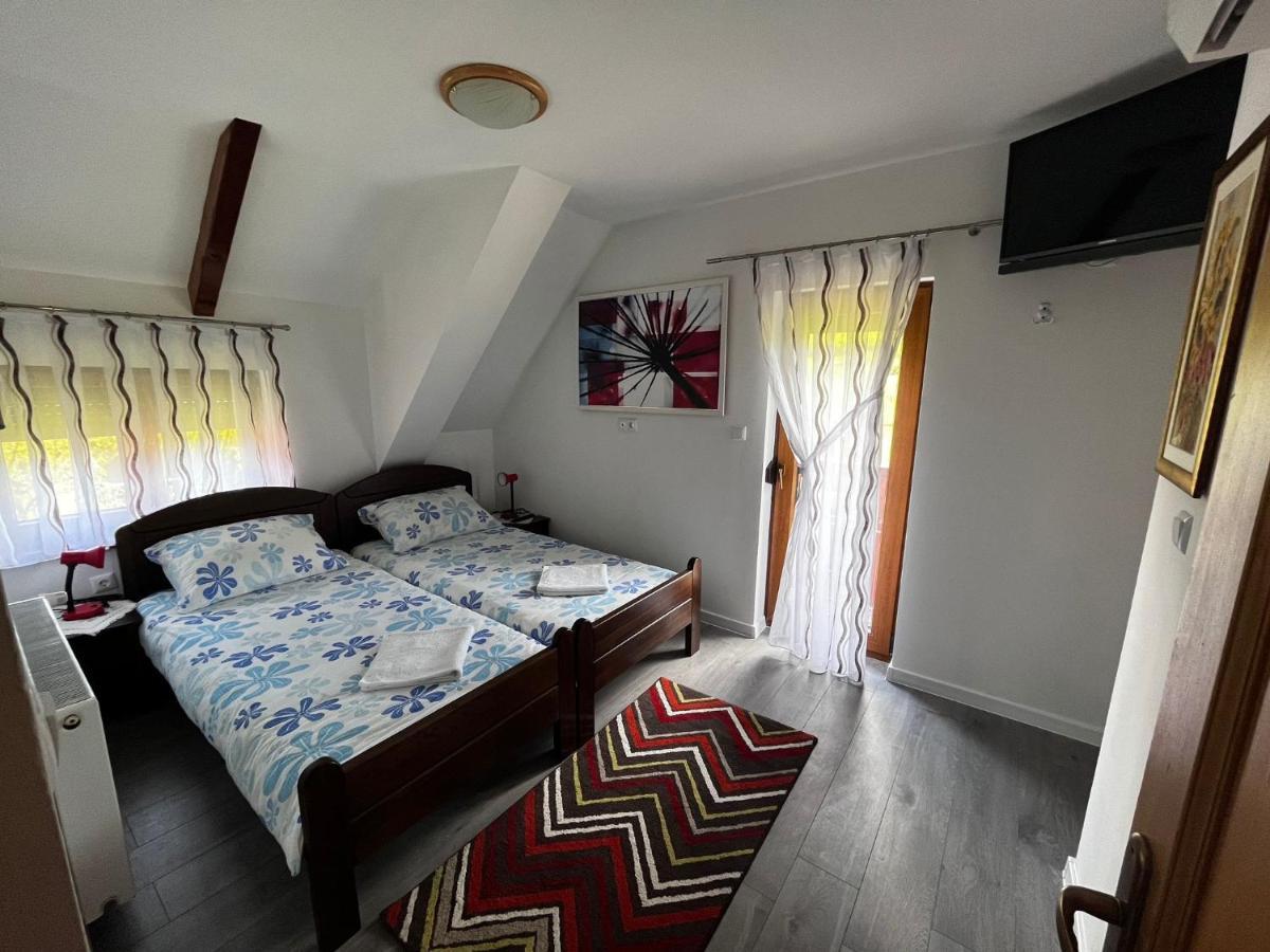 Plitvice Pension Perisic โคเรนนิซา ภายนอก รูปภาพ