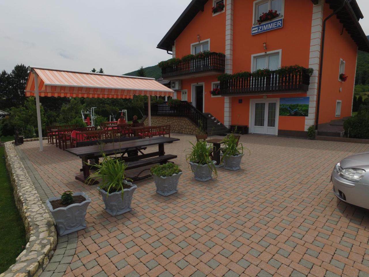 Plitvice Pension Perisic โคเรนนิซา ภายนอก รูปภาพ